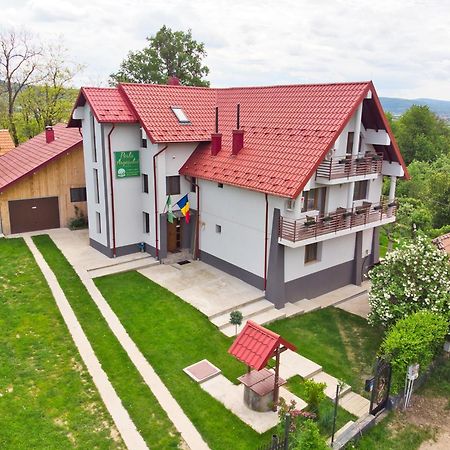 Perla Argesului, Ciubar, Piscina, Lift, Gratar, Cabana, Pensiuni, Hotel Cazare Transfagarasan Curtea De Arges Albestii de Arges Exterior photo