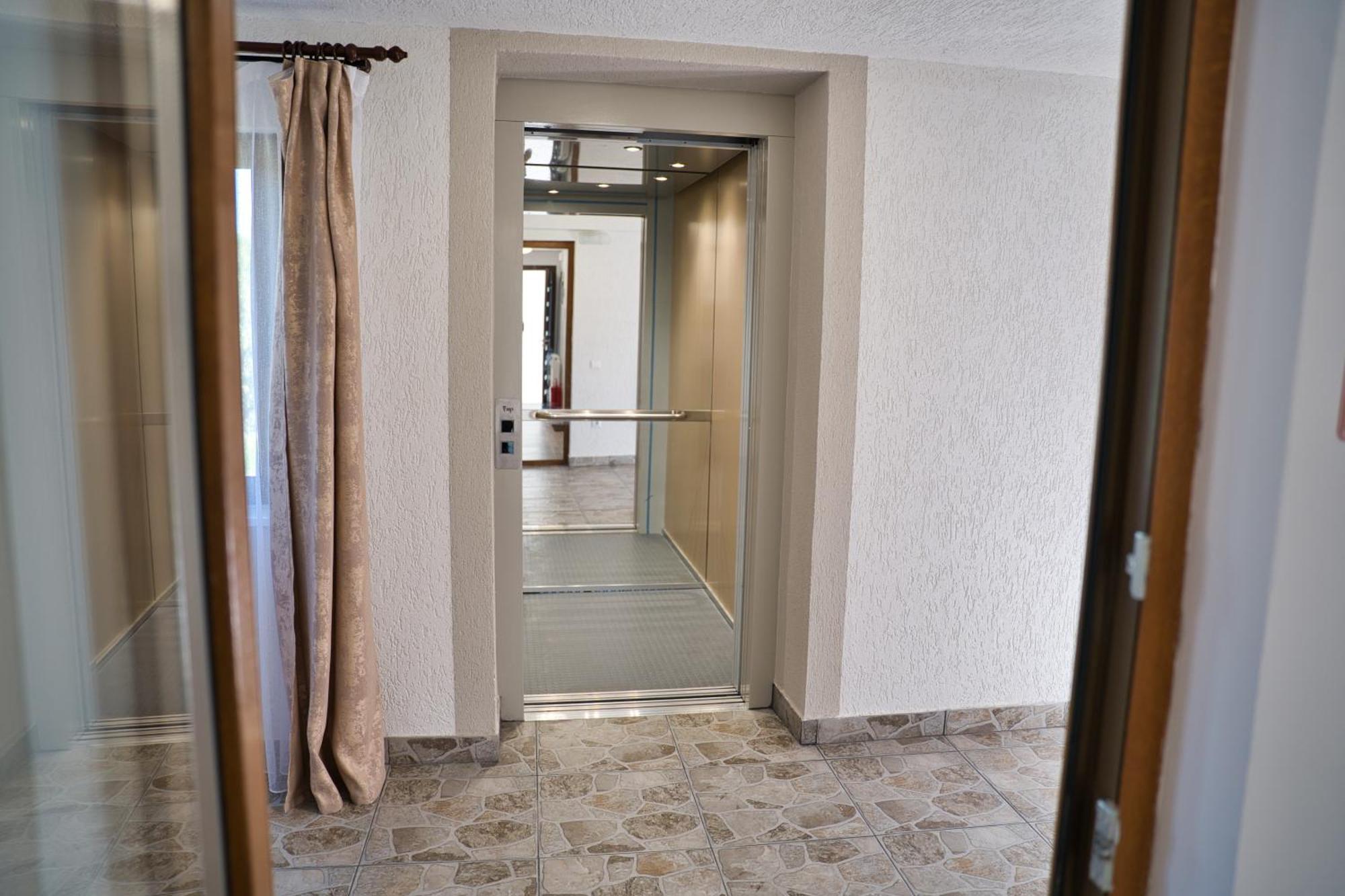 Perla Argesului, Ciubar, Piscina, Lift, Gratar, Cabana, Pensiuni, Hotel Cazare Transfagarasan Curtea De Arges Albestii de Arges Exterior photo