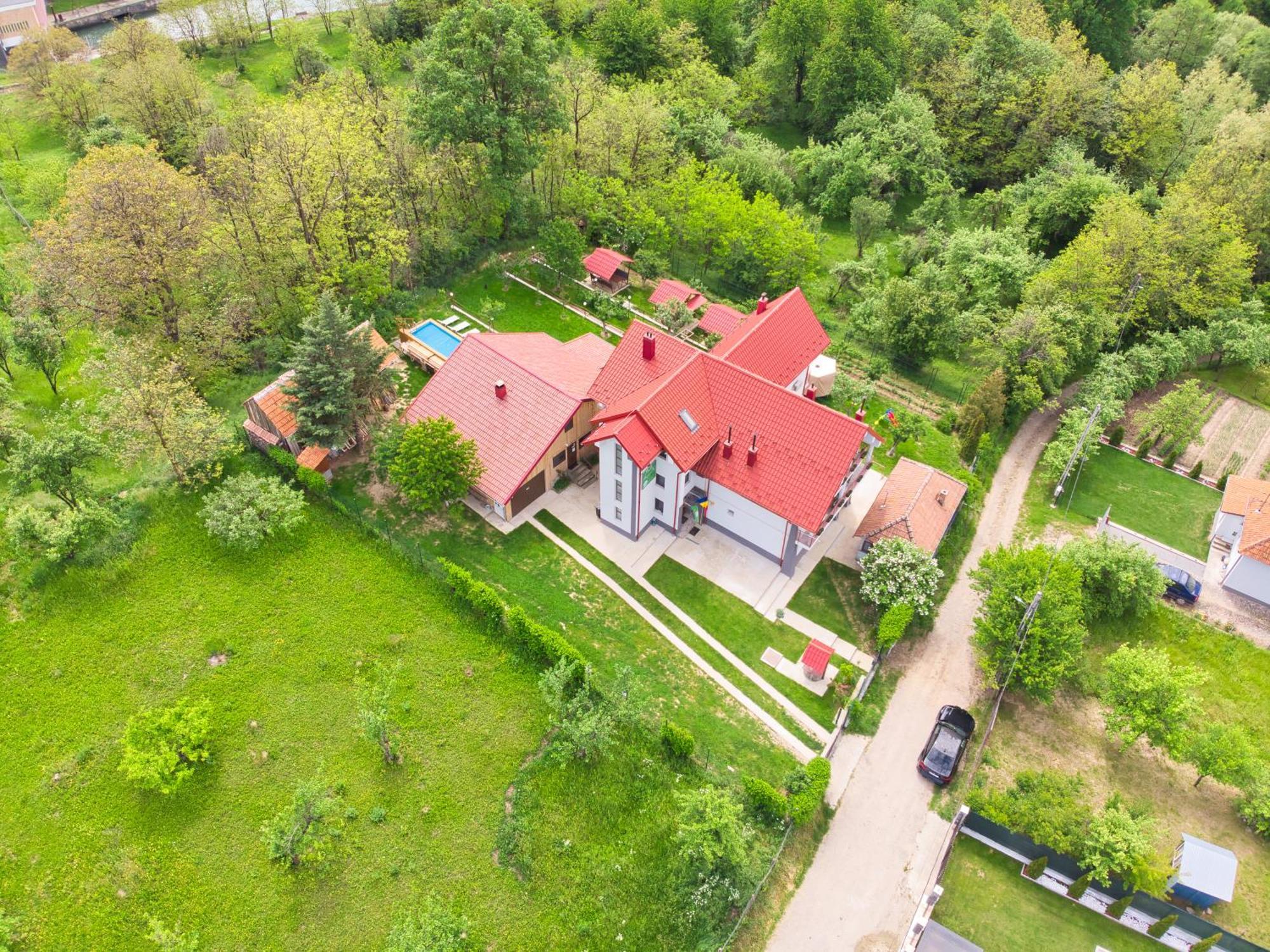Perla Argesului, Ciubar, Piscina, Lift, Gratar, Cabana, Pensiuni, Hotel Cazare Transfagarasan Curtea De Arges Albestii de Arges Exterior photo